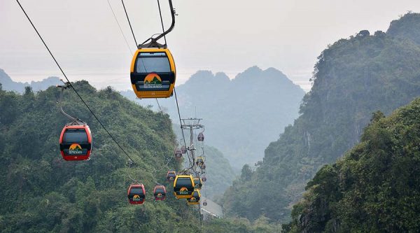 Huong Tich mountain cable car