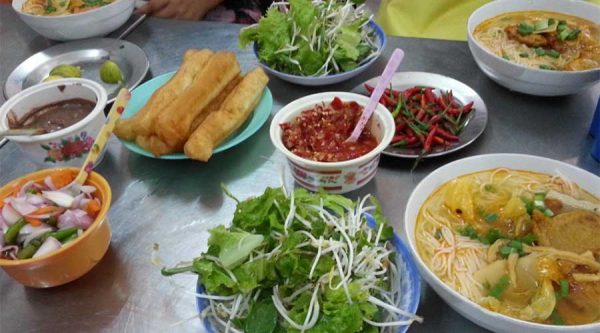 street food tour in Danang