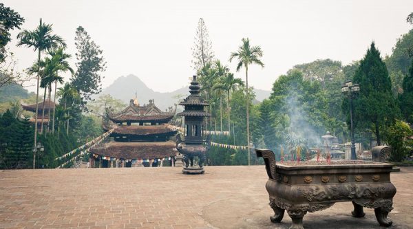 Thien Tru pagoda inside
