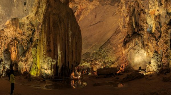 walking Phong Nha cave