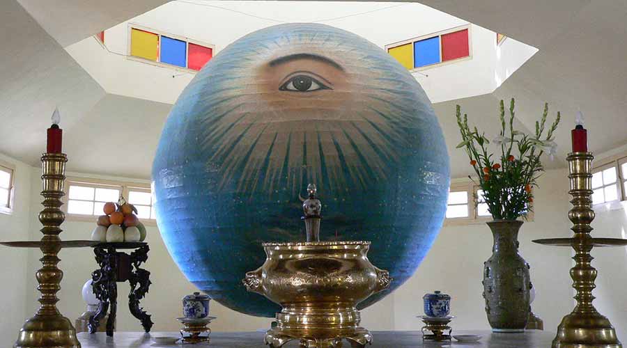Cao Dai temple Da Nang devine eye