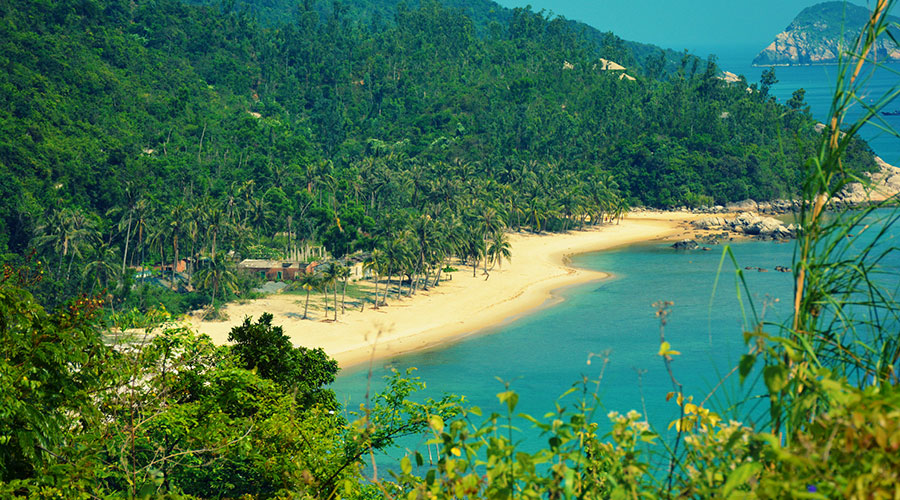 Cham Island beaches